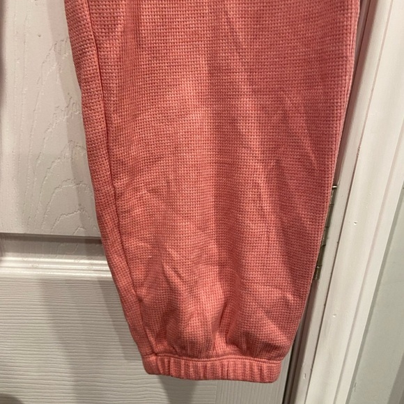 NWOT Old Navy Size L Pink Waffle Knit Elastic Waist Joggers Soft Lounge Pants - Picture 4 of 9
